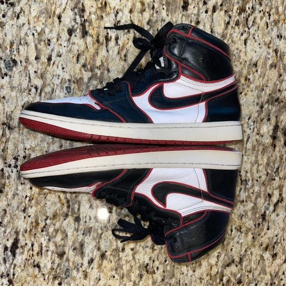 Jordan 1 Retro High OG Bloodline 2019 Nike Air  Men’s Size 10, GUC main image 11